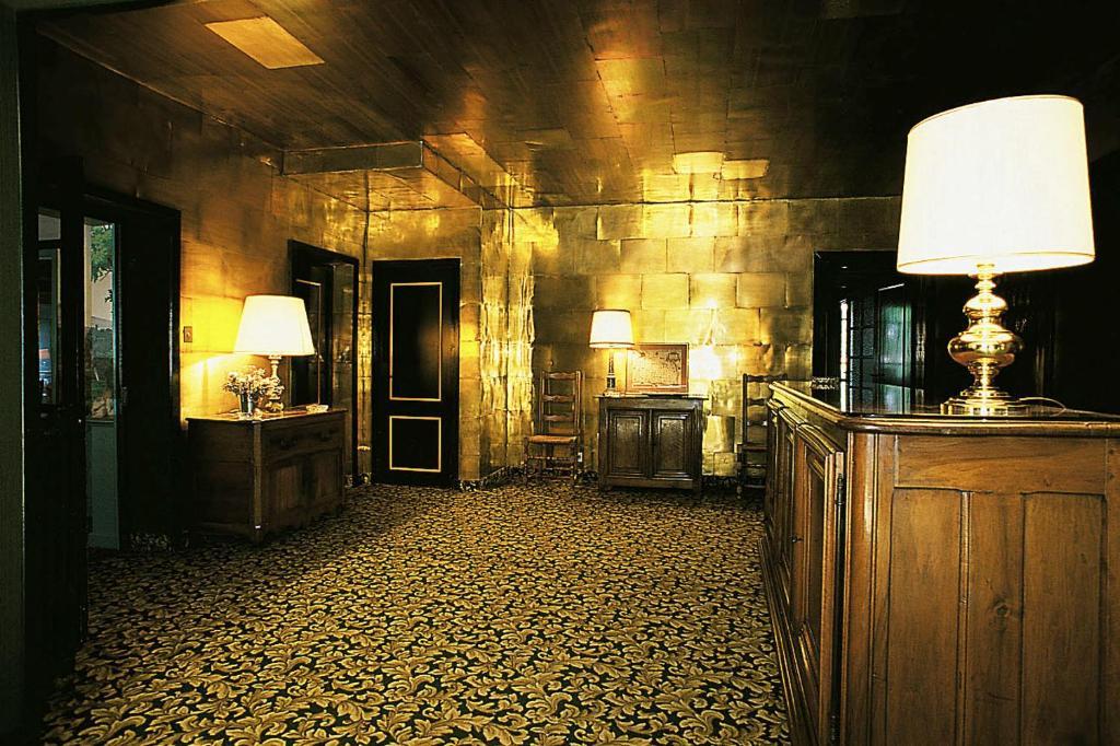 Hostellerie La Huchette ルプロンジュ エクステリア 写真